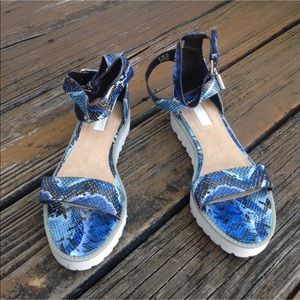 Topshop Top Shop Blue Black Reptile Platform Open Toe Sandals Sz 8.5 EU 39 Shoes